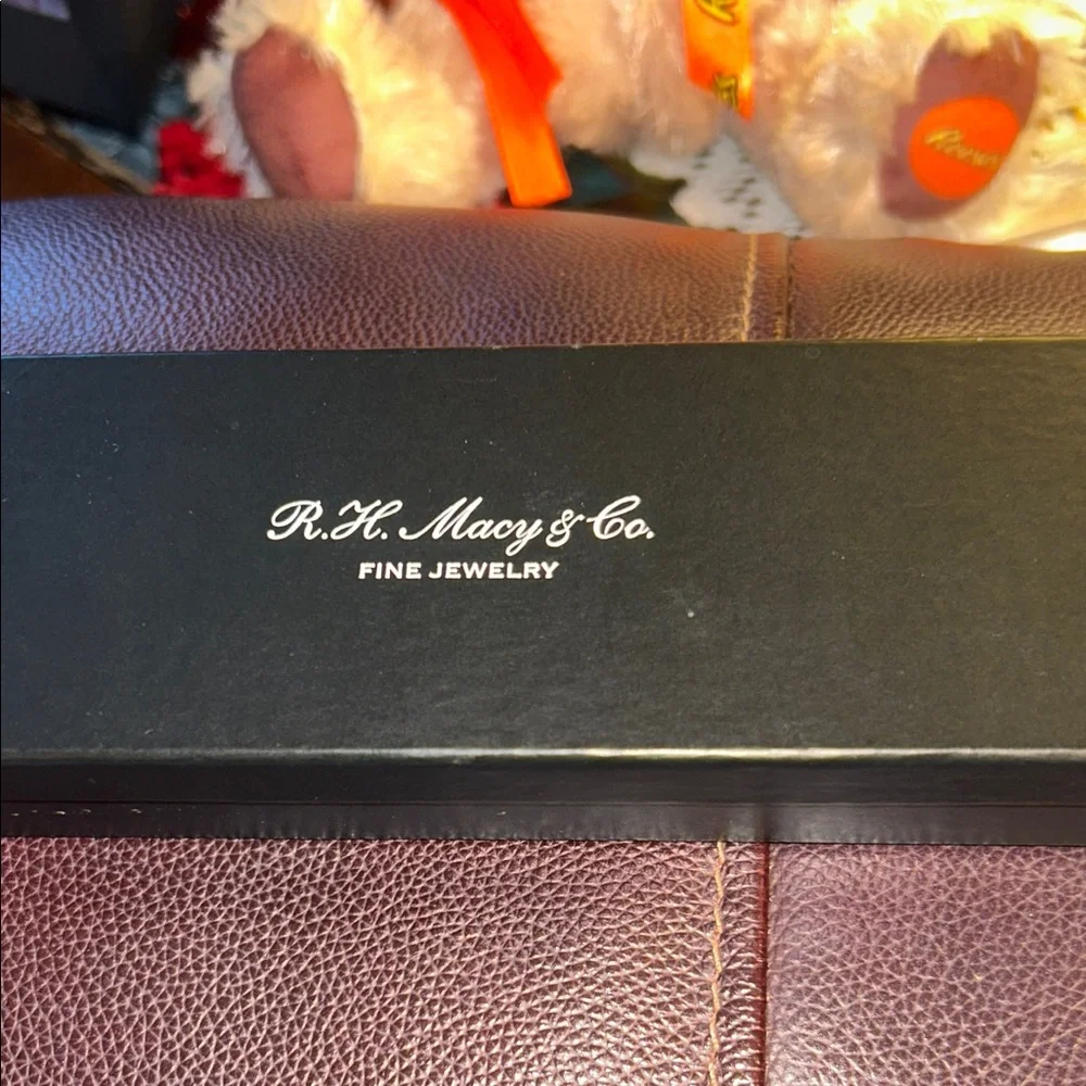 Macy Precious Gemstones Emerald Bracelet 7 1/2 in SS EM 2 DIA 1/4 OVL Send Offer - Picture 6 of 6